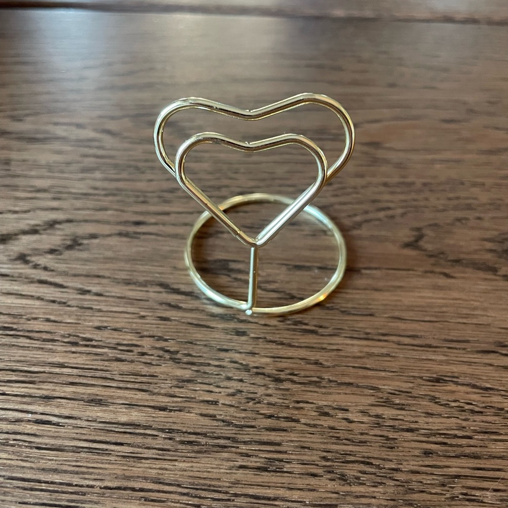 Gold Heart-Shaped Wire Name Holder
